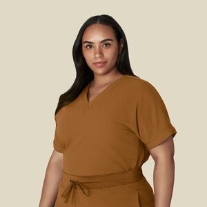 Mandala Scrubs Oversized V Neck Top Camel 2XL New in package